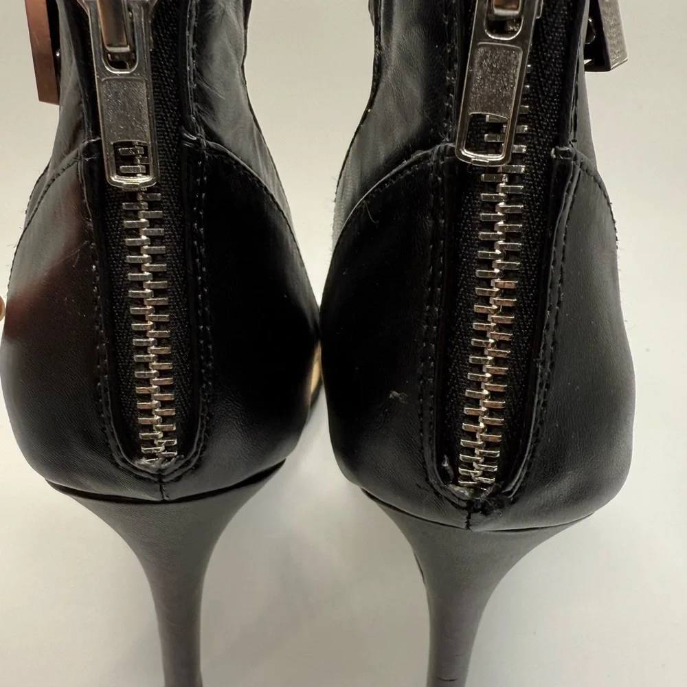Steve Madden‎ Glossy Black Ankle Strap Heels